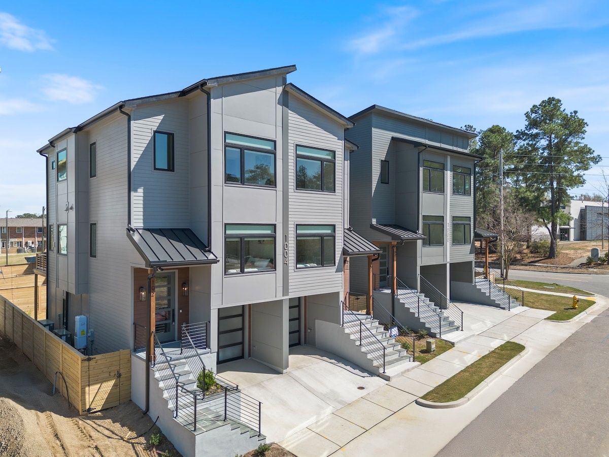 4BR Raleigh Townhome Near Downtown (Sleeps 9)