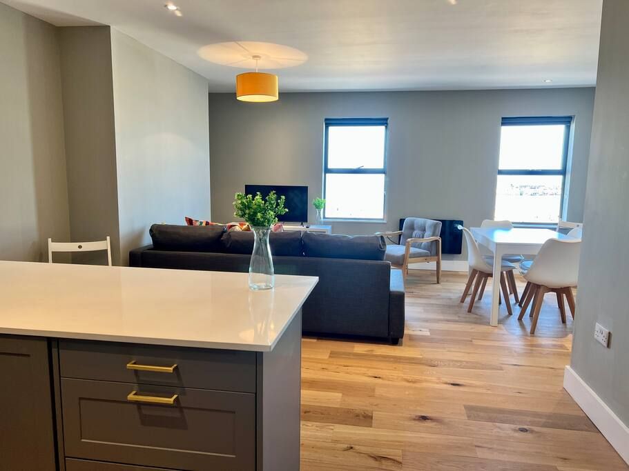 Coastal Comfort | SoHot Stays Sea View | Apt 5 | sleeps 4