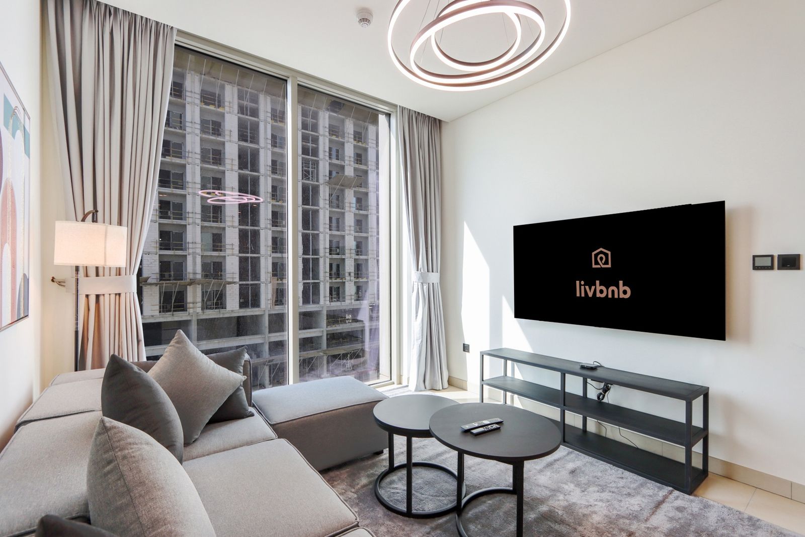 Livbnb Suites - Cozy 1BR + 1 in Sobha Hartland