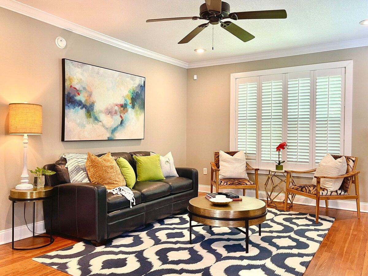 The Sivley 2BR Classic Home by Velvet Ditch Villas