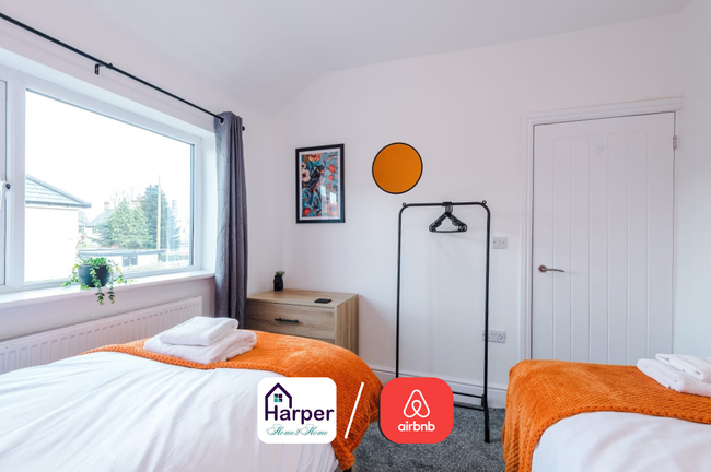 3BR Home • Sleeps 5 • Parking • Long & Short Term