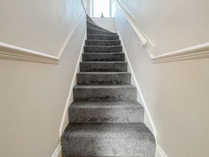 1749408576
