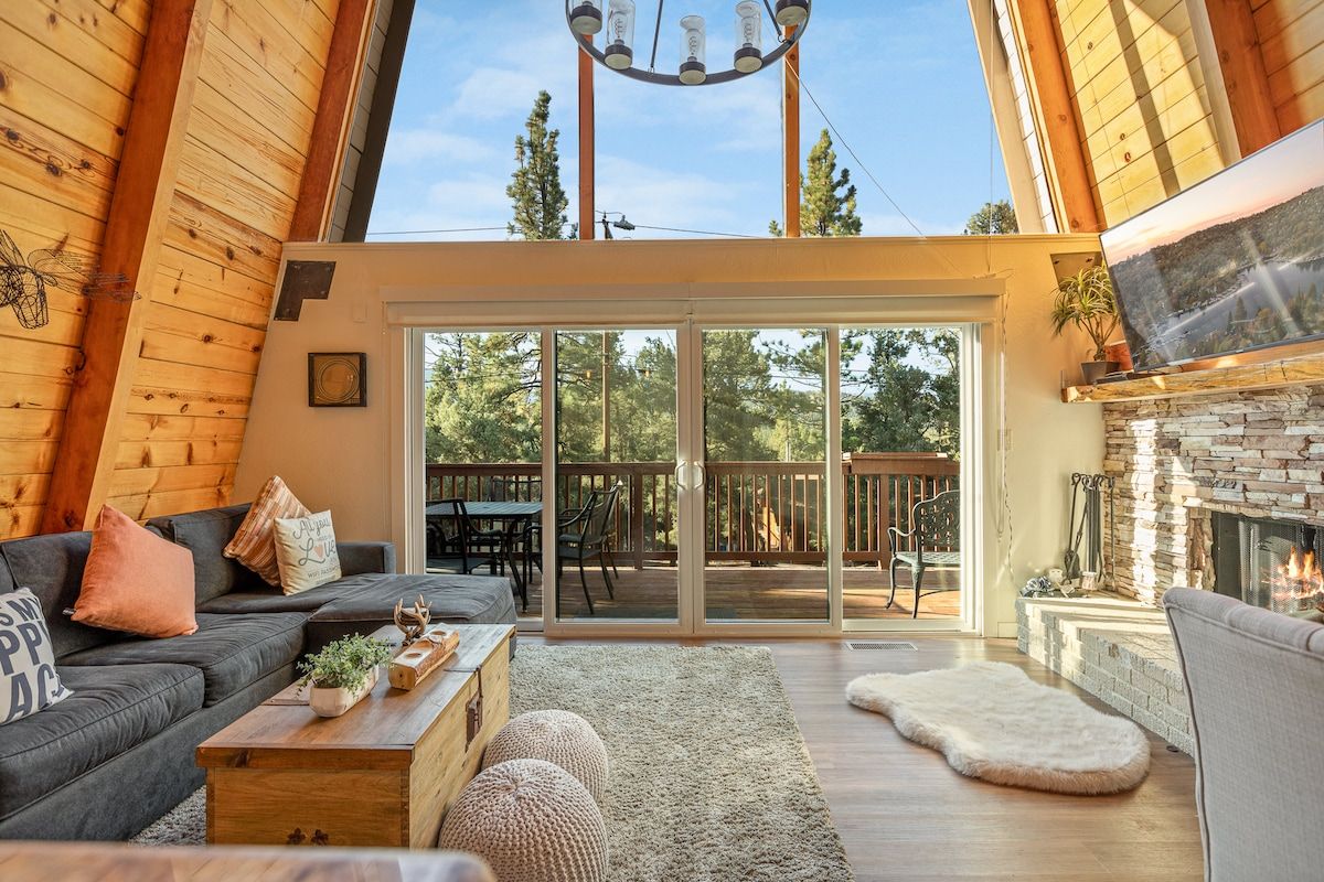 Panamint Mountain Retreat | Fireplace & Game Room