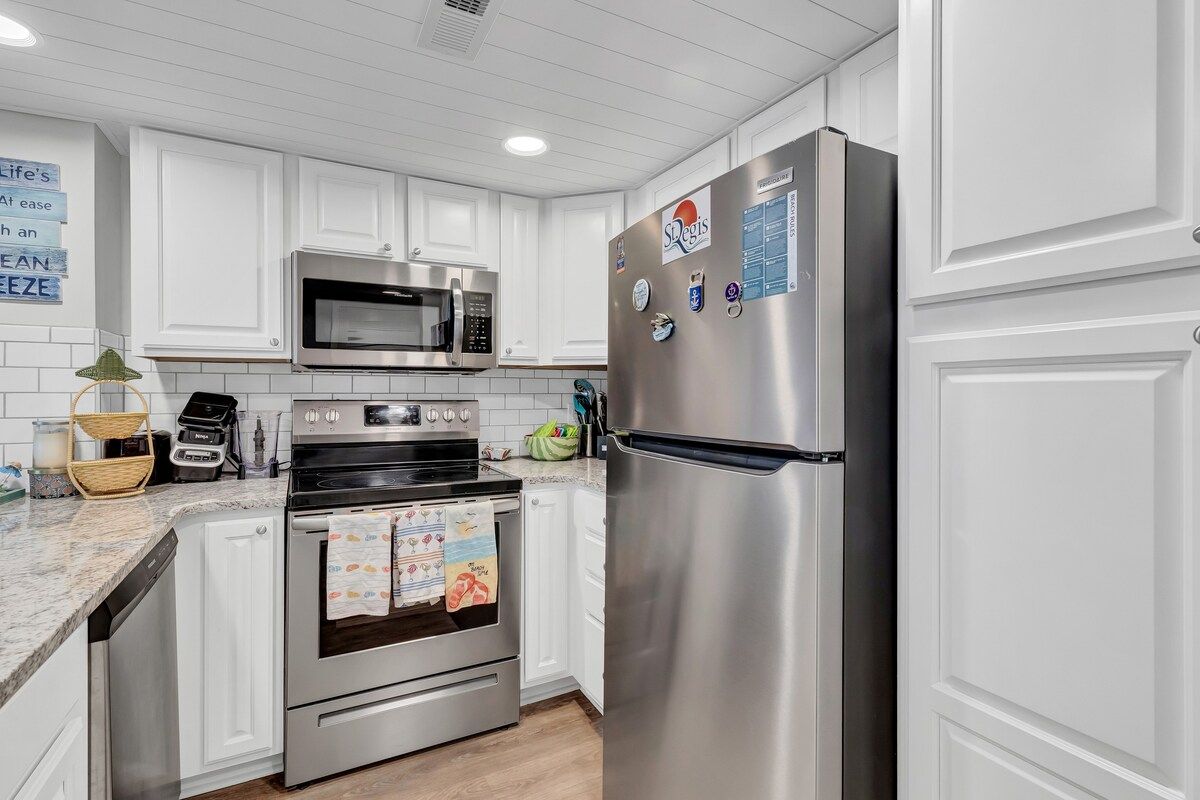 Barefoot Bungalow - Ocean Front Beach Condo