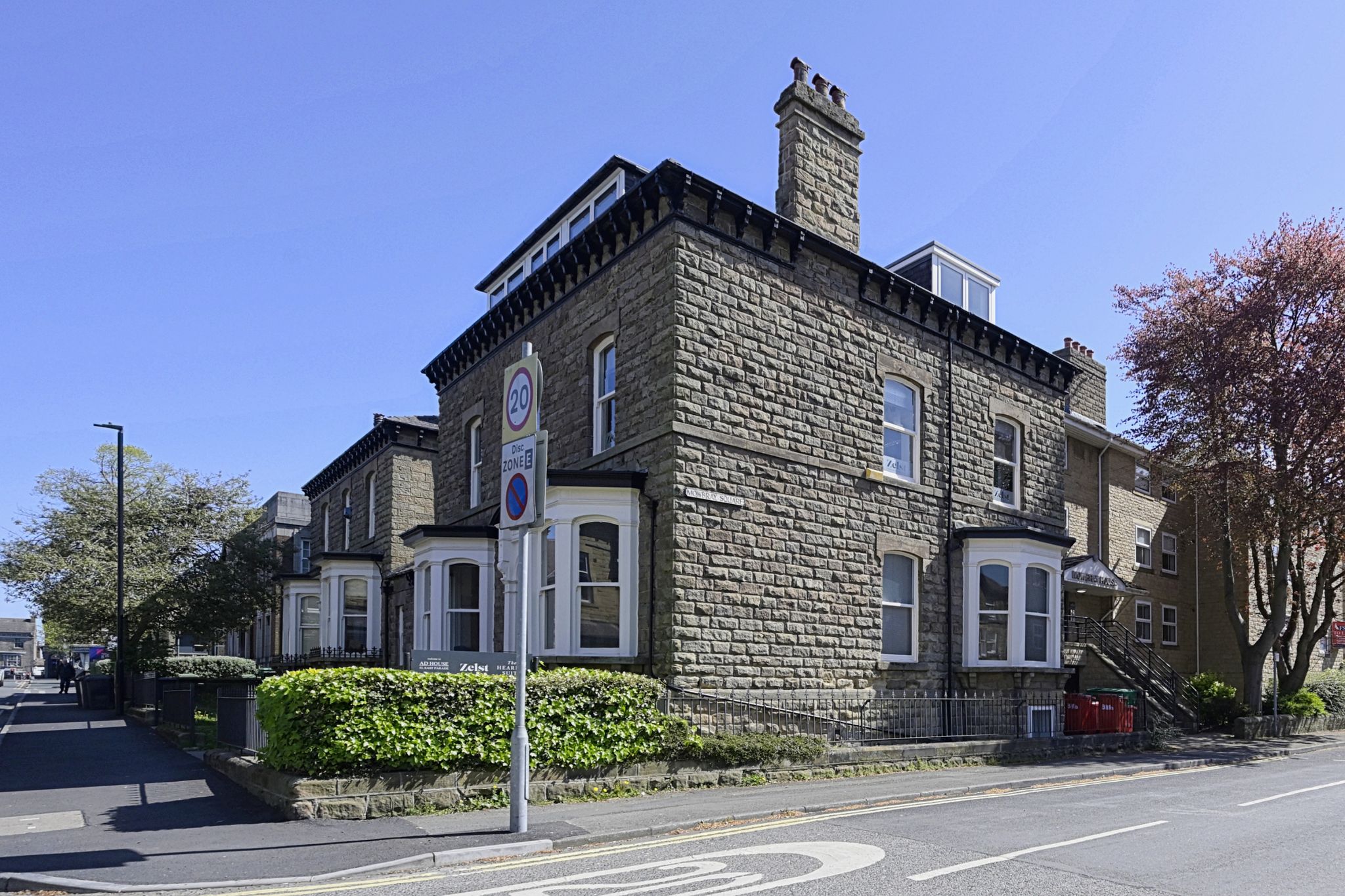 Cosy 2BR Harrogate Apt | Near Station & Hospital