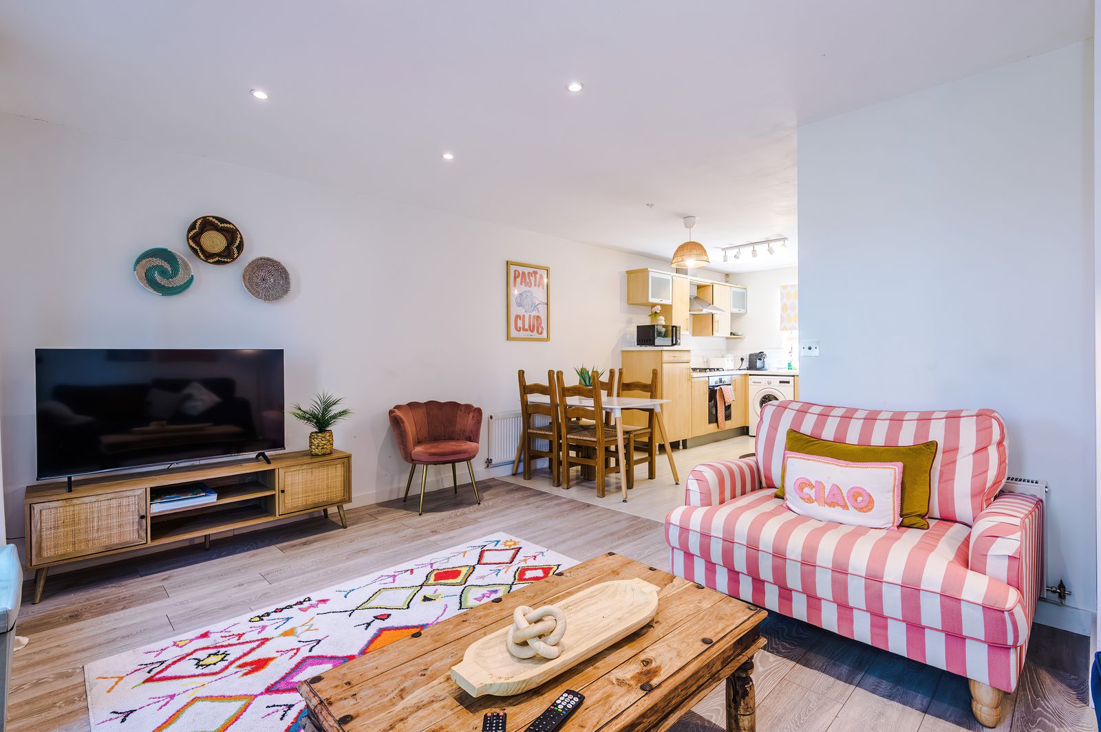 Chic & Cozy | Long Stays welcome | Large driveway