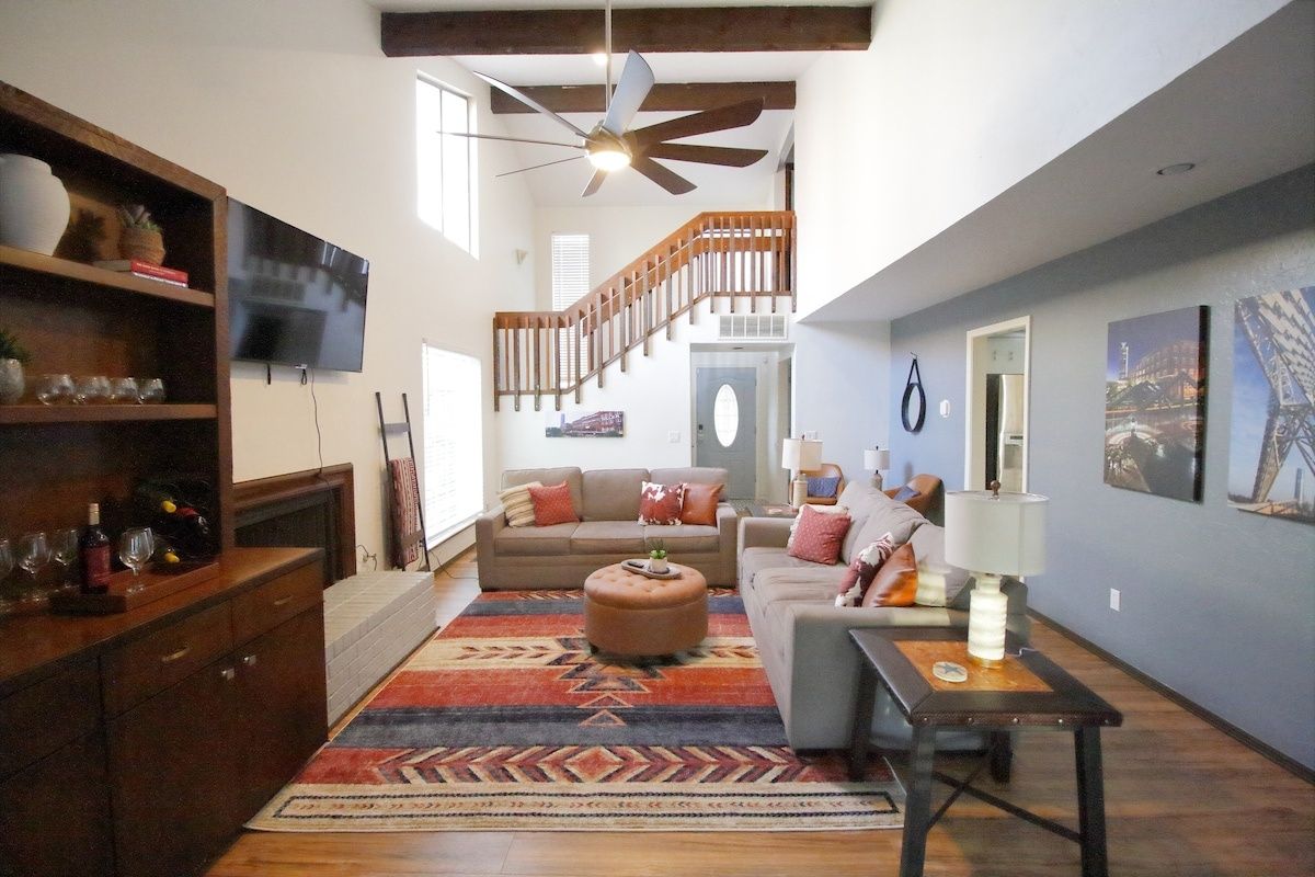 Spacious 3BR+2BA Home | Spacious + Parking + WiFi