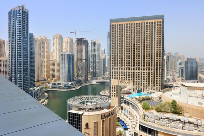 Upscale 1BR Near Marina Mall - Silverene by Livbnb