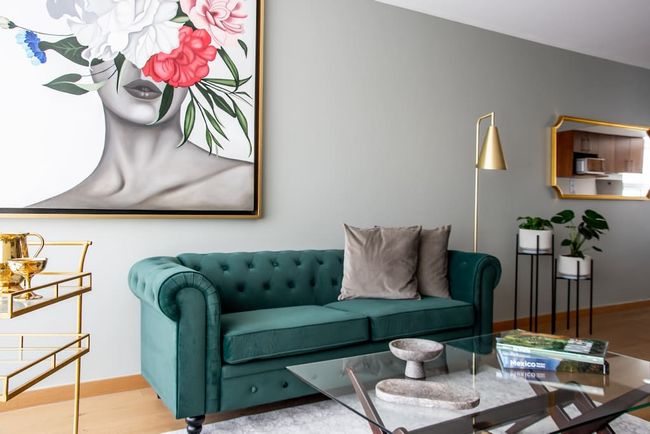 Great location, pool, rooftop, gym, 24/7 security