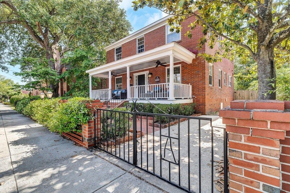 Ebert-Artis Cottage - Heart of Downtown