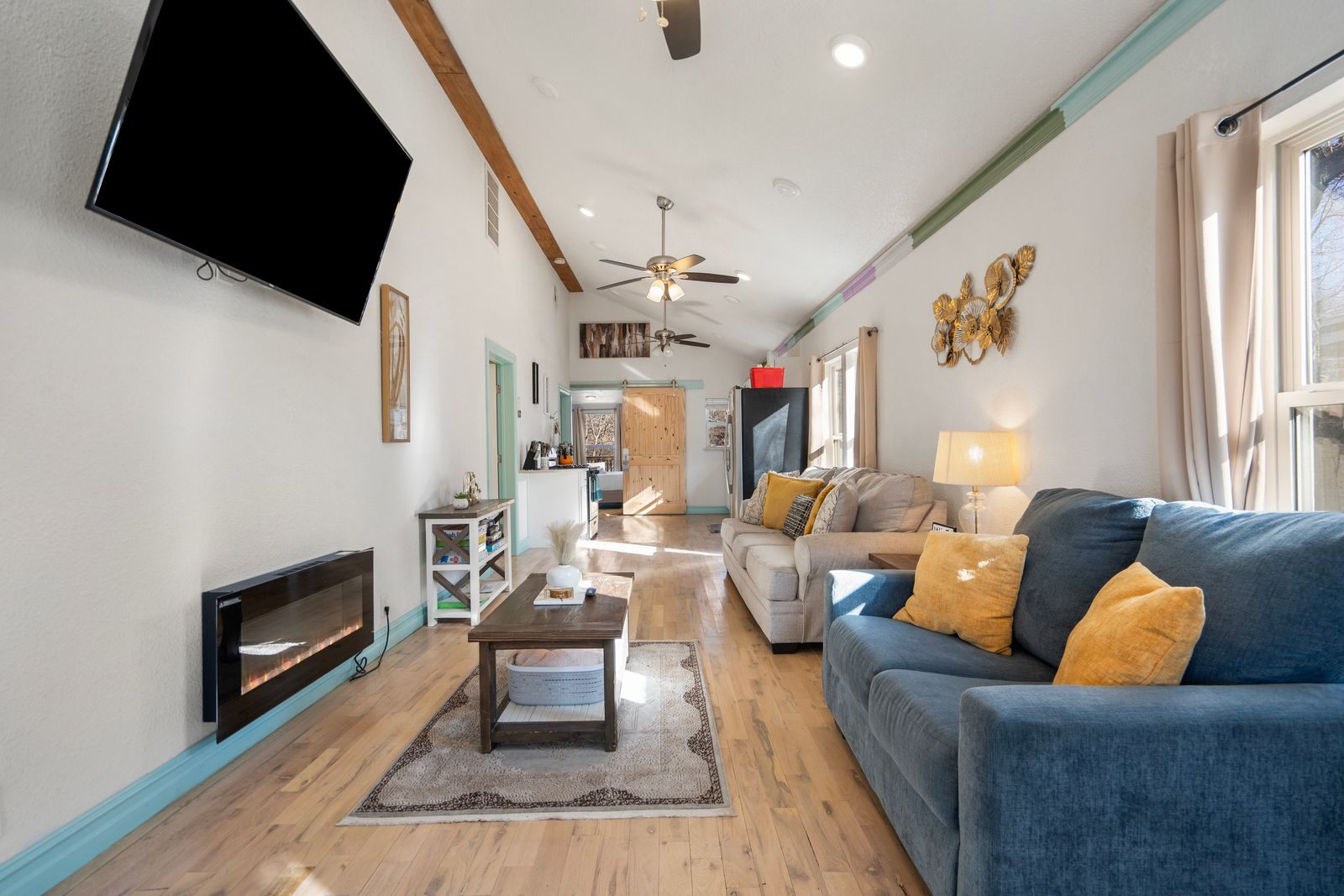 Haven on the Hillside | Owen Park, Big Deck, DT | King Bed