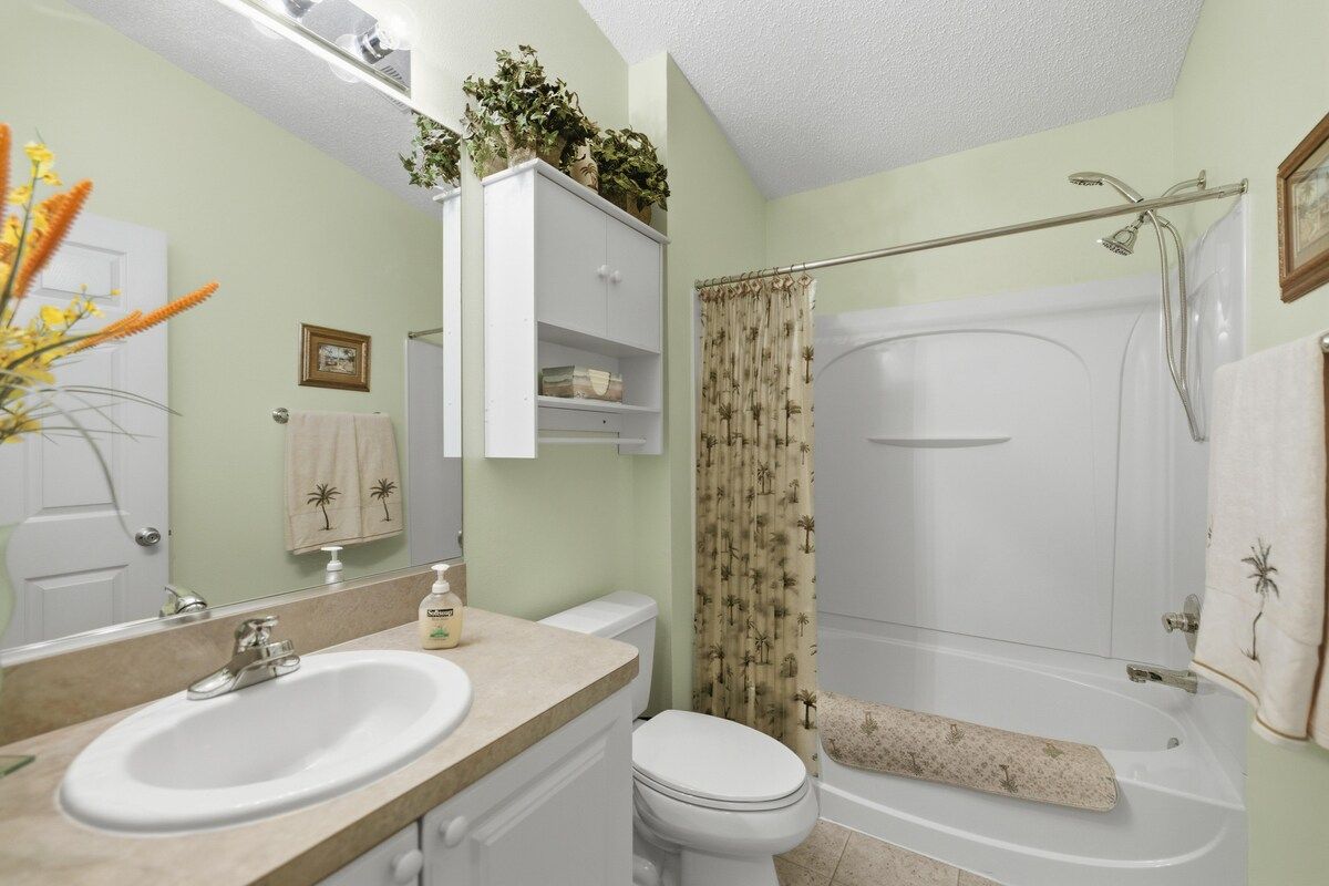 Lakeside Nest · 2BR · Golf Cart · Near Brownwood — photo 15
