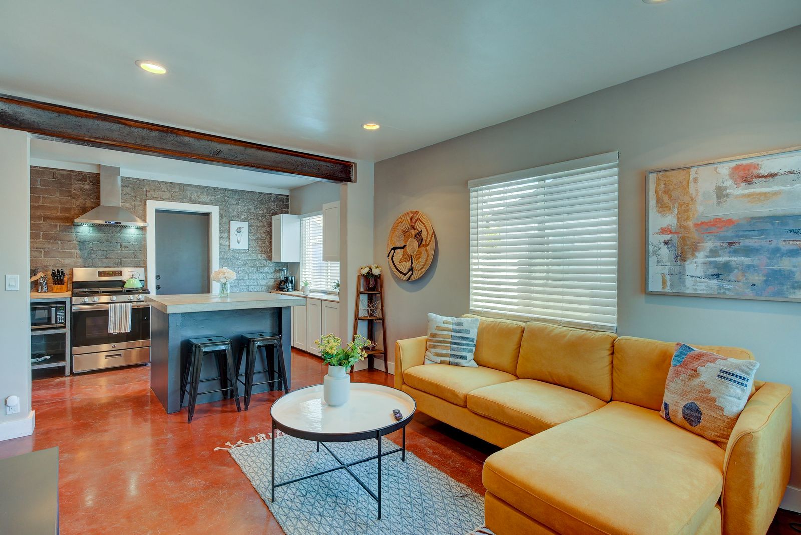 Hip, Pet Friendly 1Bed w/ Fast WiFi, Near Downtown