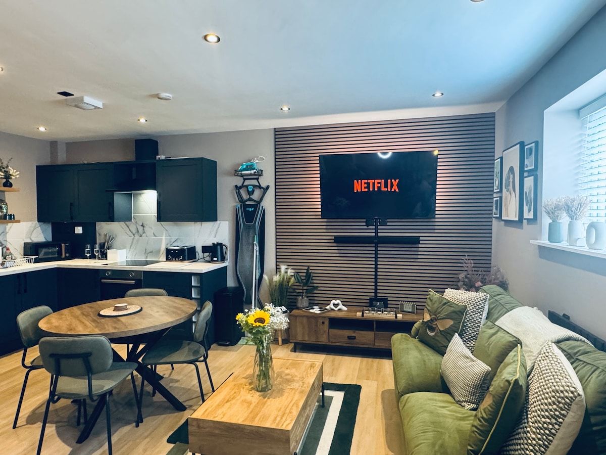 Station House, Platform 5 - 2 Bedrooms - Sleeps 4