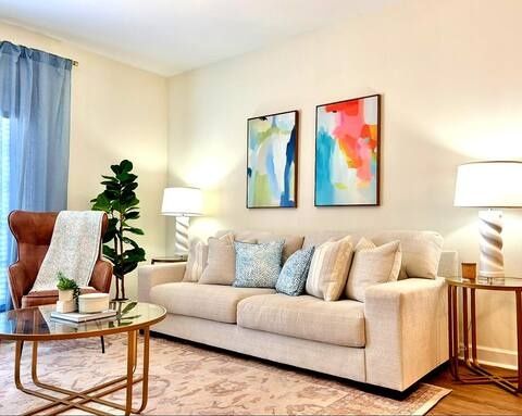 The Rebel Roze, 2BR Condo by Velvet Ditch Villas