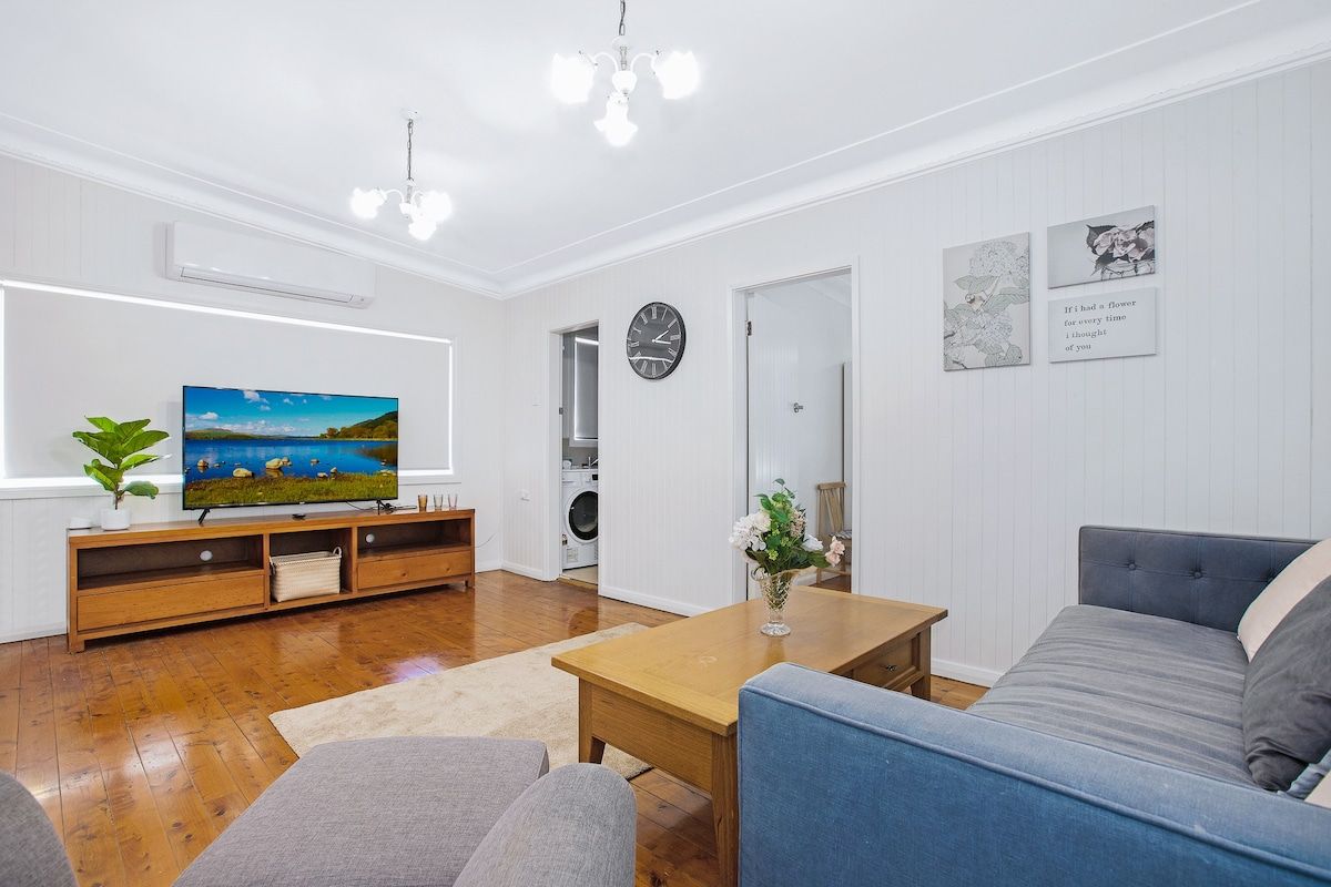 Comfy Family Home | Sleeps 7 | 2 Bathrooms