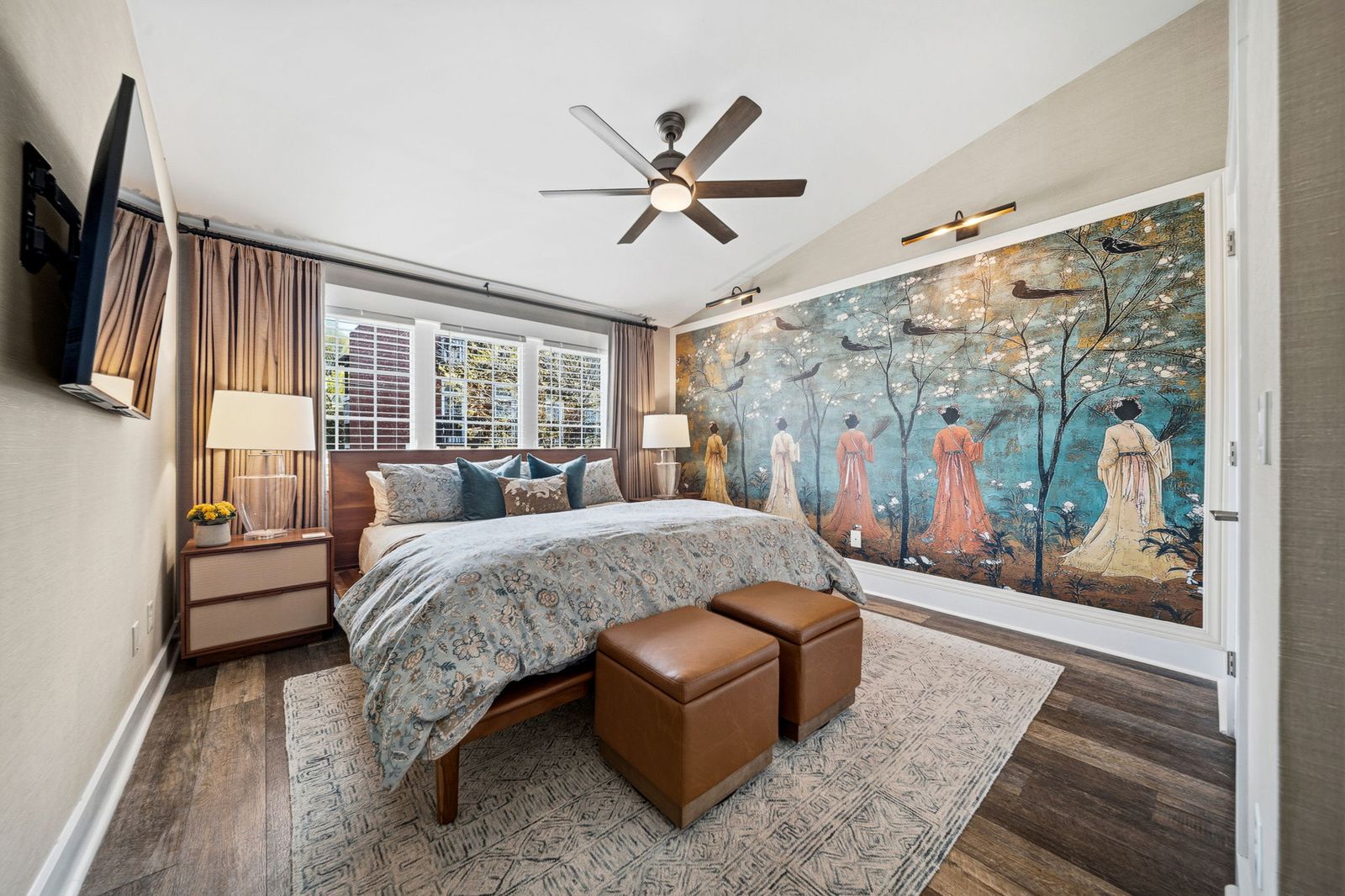 The Lantern Loft - Luxury Riverfront Downtown