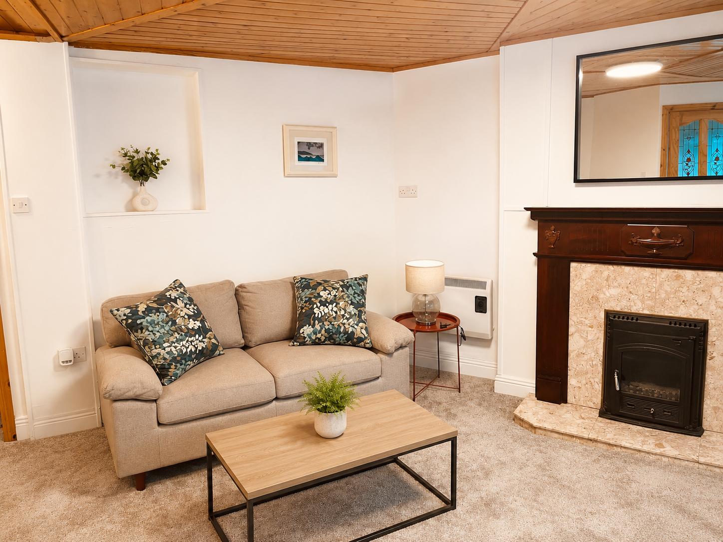 Woodquay Townhouse | Walk to Pubs, Shops & Dining