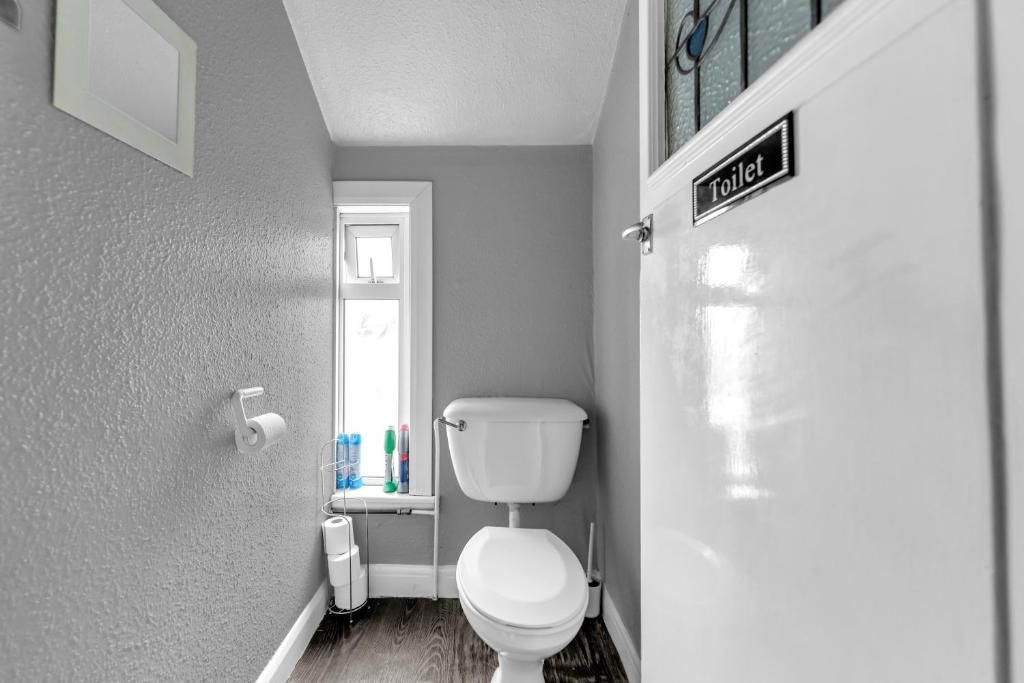 1776690016