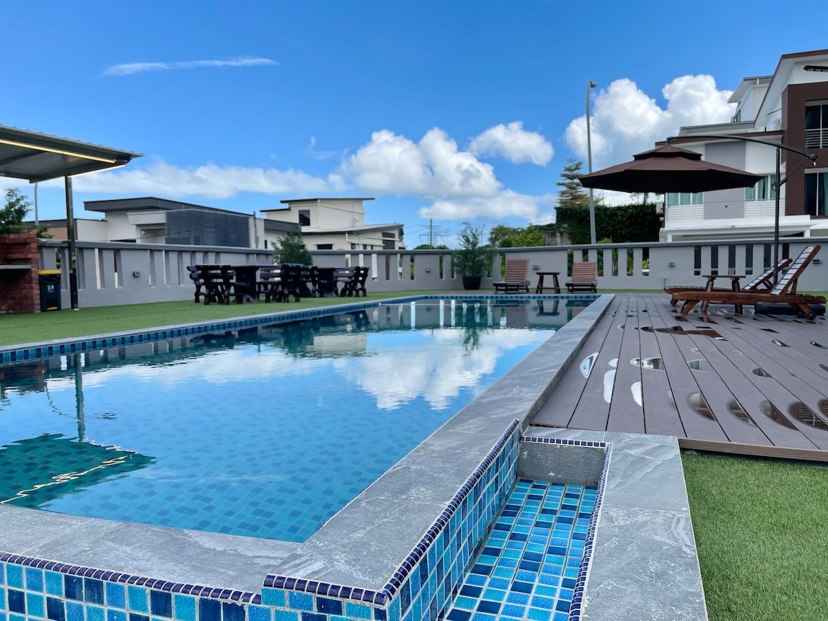 Private Pool Retreat | Bungalow w/ Karaoke | 20pax