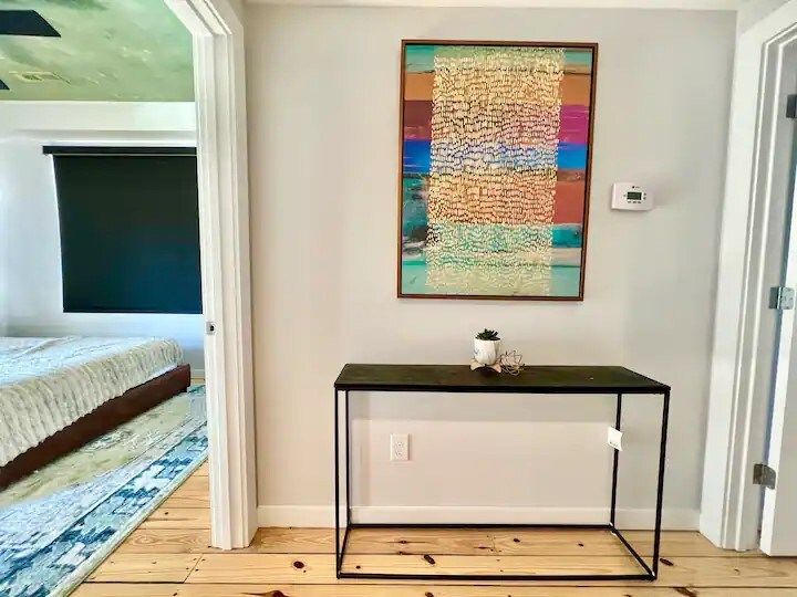 Swanky Retreat - Downtown
