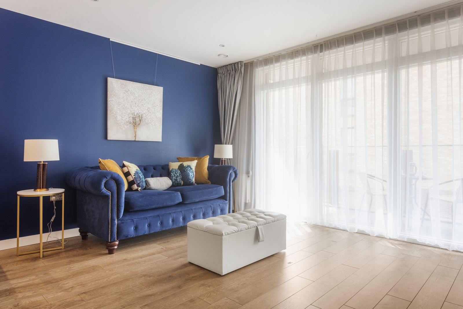 Relaxing 2BR Flat Near Langdon Park Stn. | ST
