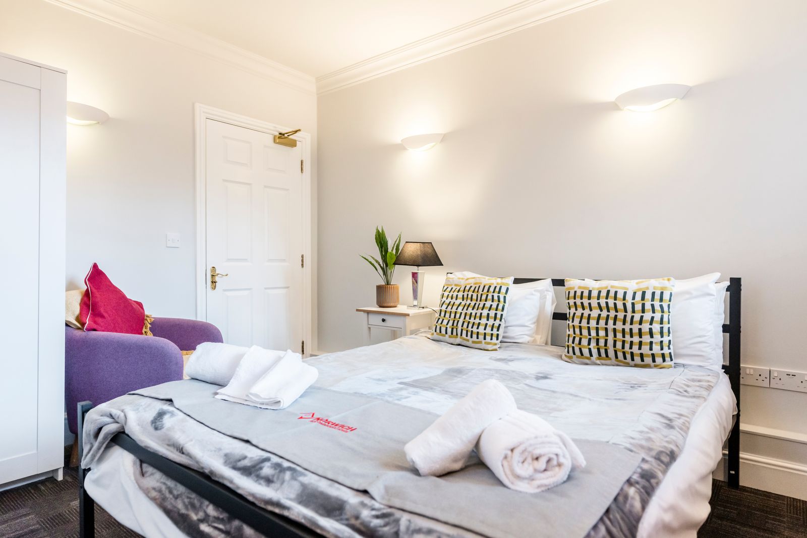 1 Riverside Road - Apartment 2