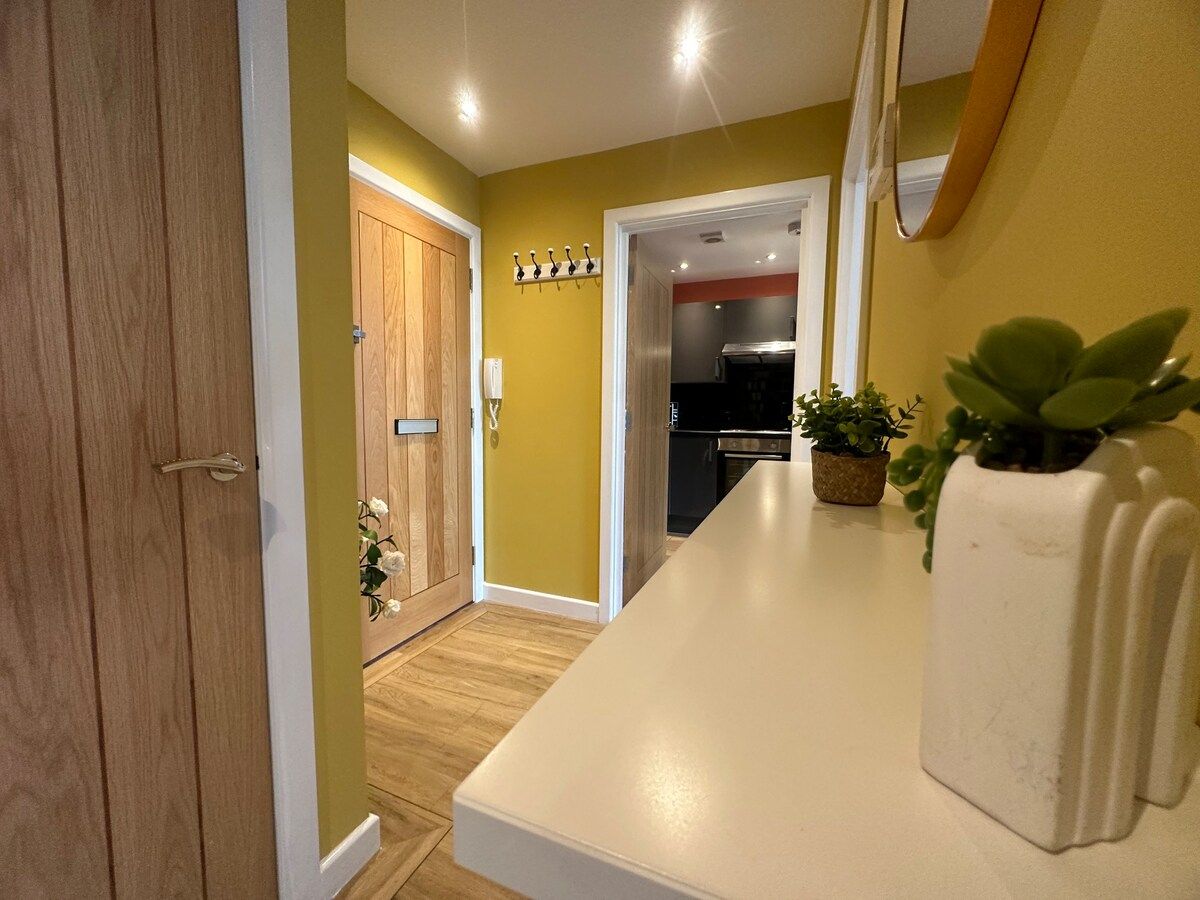 Portsmouth City Centre 2-Bed with Parking, Sleeps 4