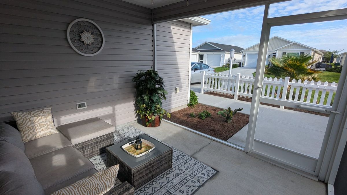 Cozy 2BR With Golfcart | 5 Mins to Eastport Sq. — photo 9