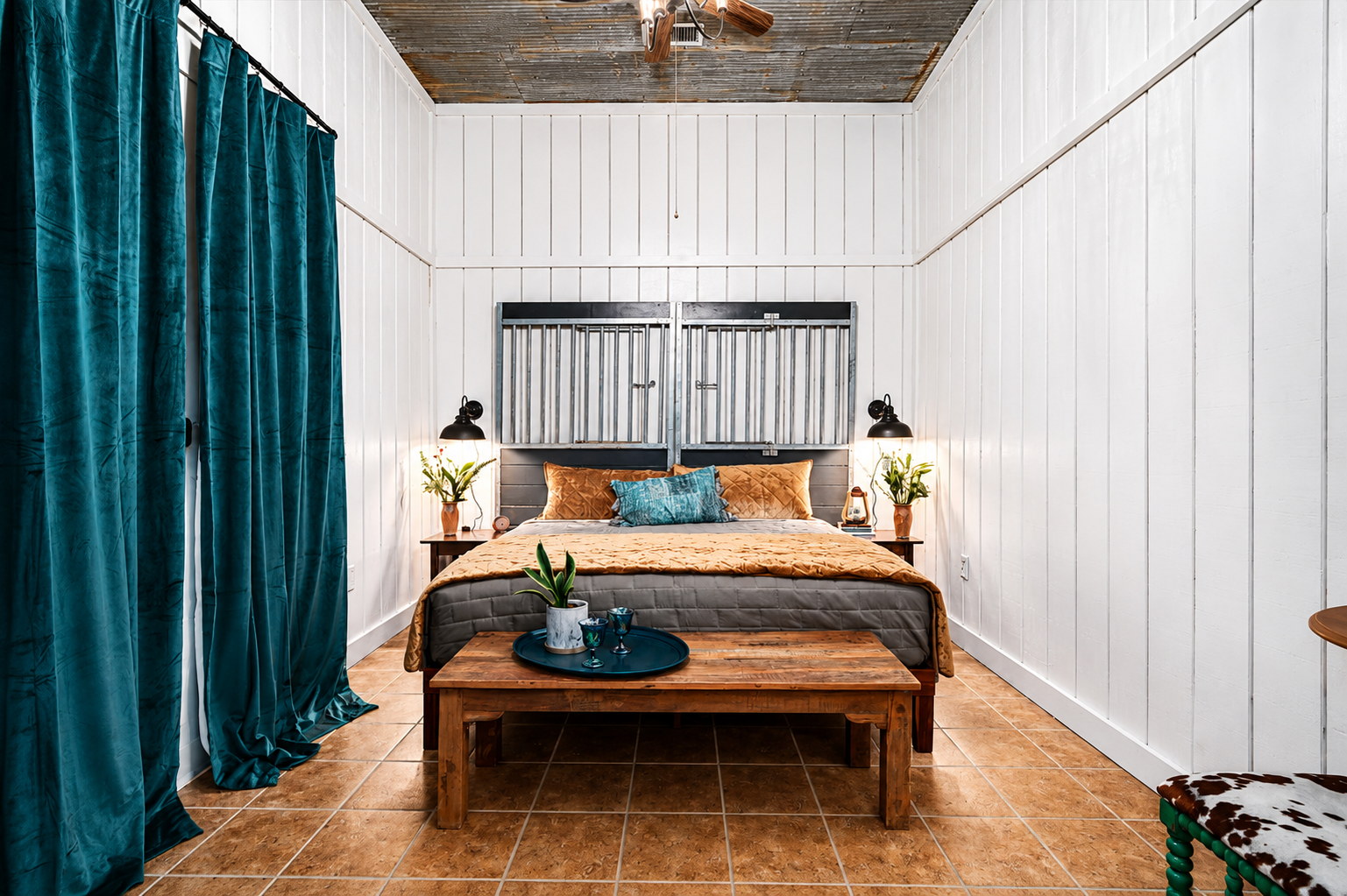 The Barn, Bar+Pool+Theater, Velvet Ditch Villas
