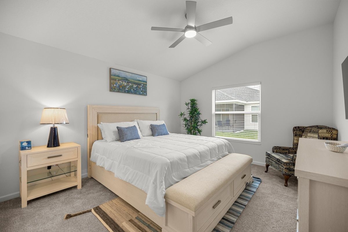 Cozy 2BR Near Eastport Sq. & Middleton | Patio — photo 2