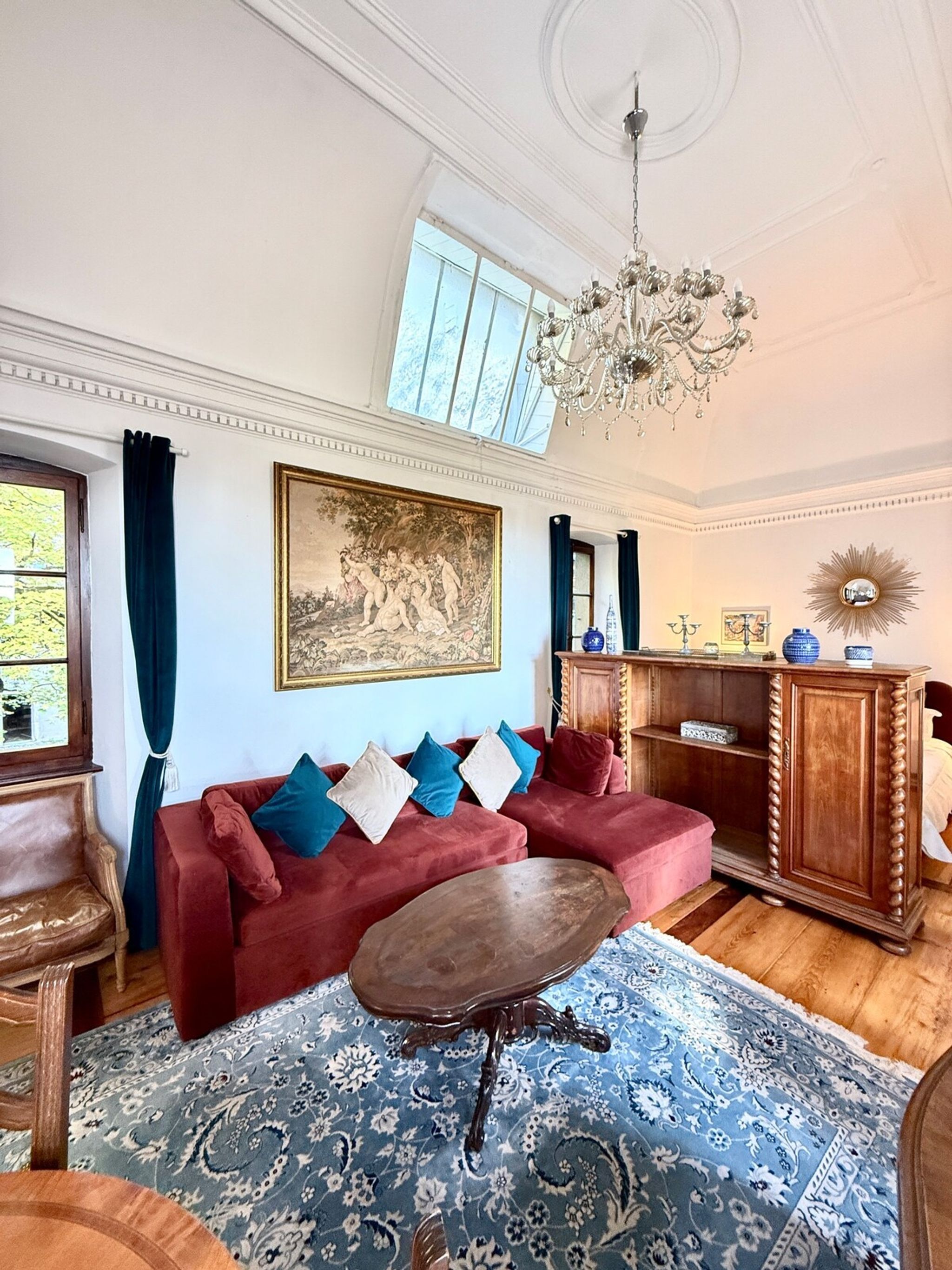 One-Bedroom Castle Apartment & Partial Lake View