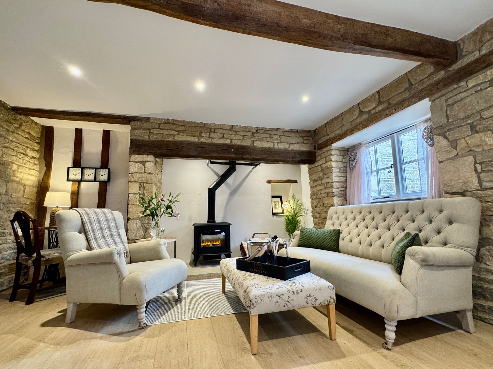 Rutland Cottage, Private Parking and Starlink Wi-Fi, Ketton, near Stamford by Belmont Places