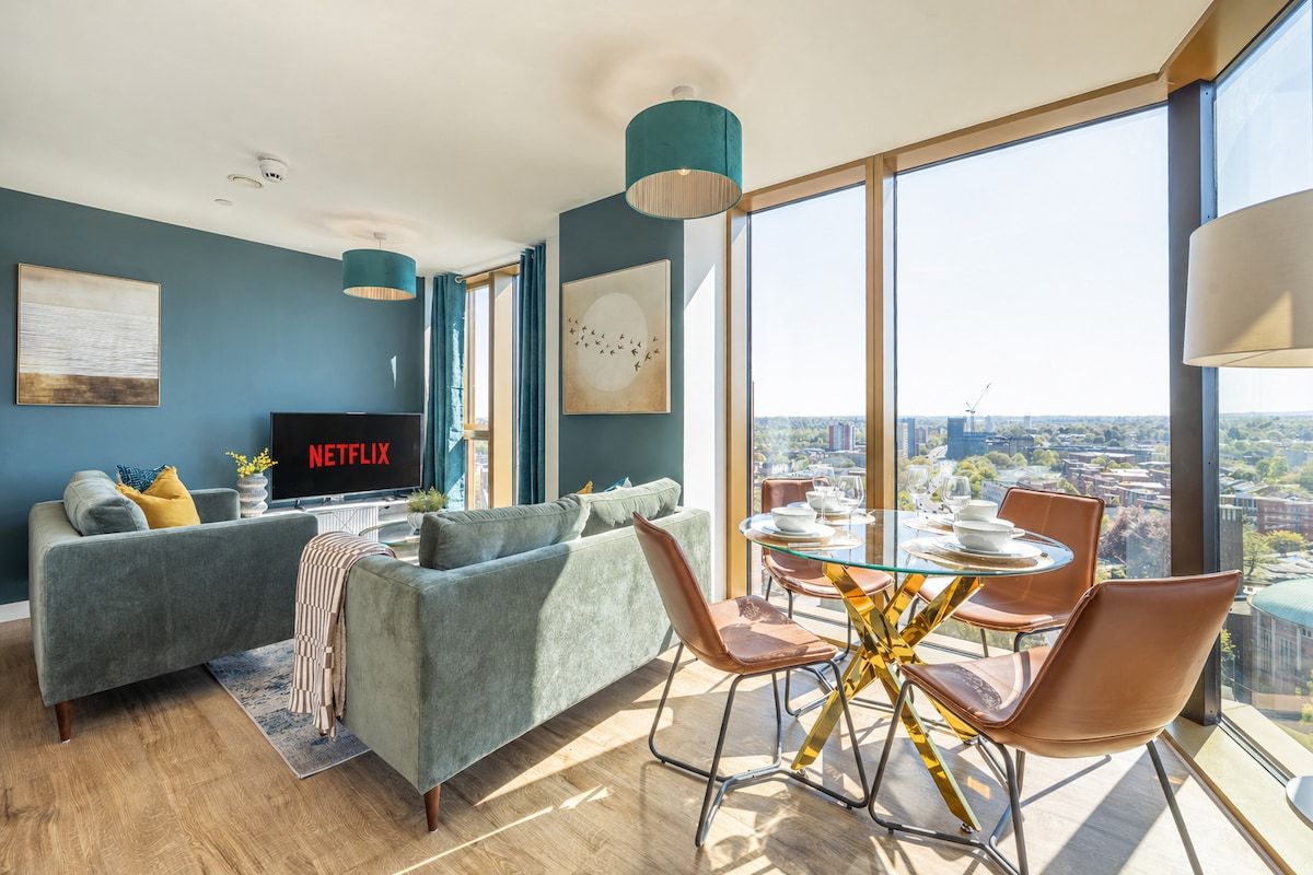 Stylish City Centre 2 Bed with Panoramic Views
