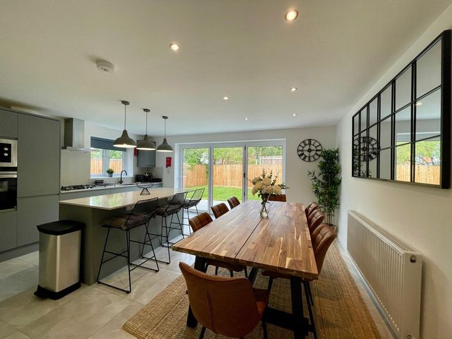 Brand New House • 5 min drive to Gloucester Quays