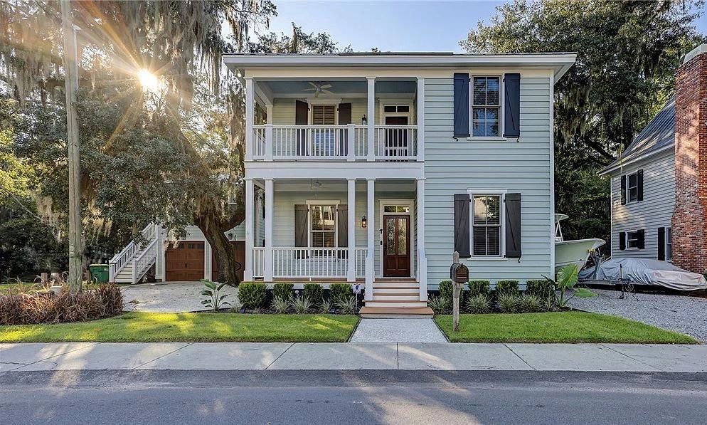 Bluffton Village Home - 5 BR in Old Town, Including Separate Carriage House