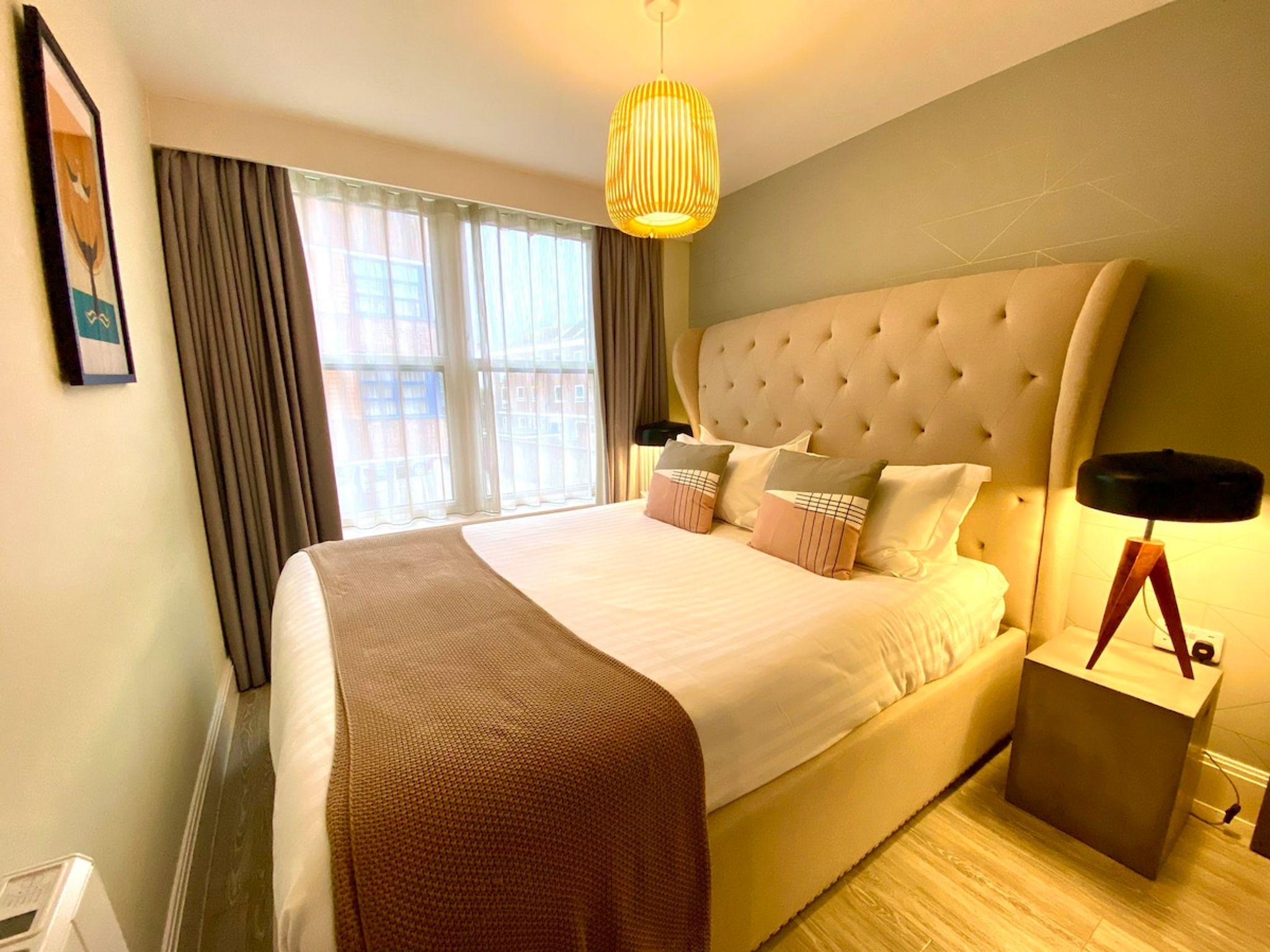 Beautiful 2 Bedroom Apartment inc. Parking & Wifi