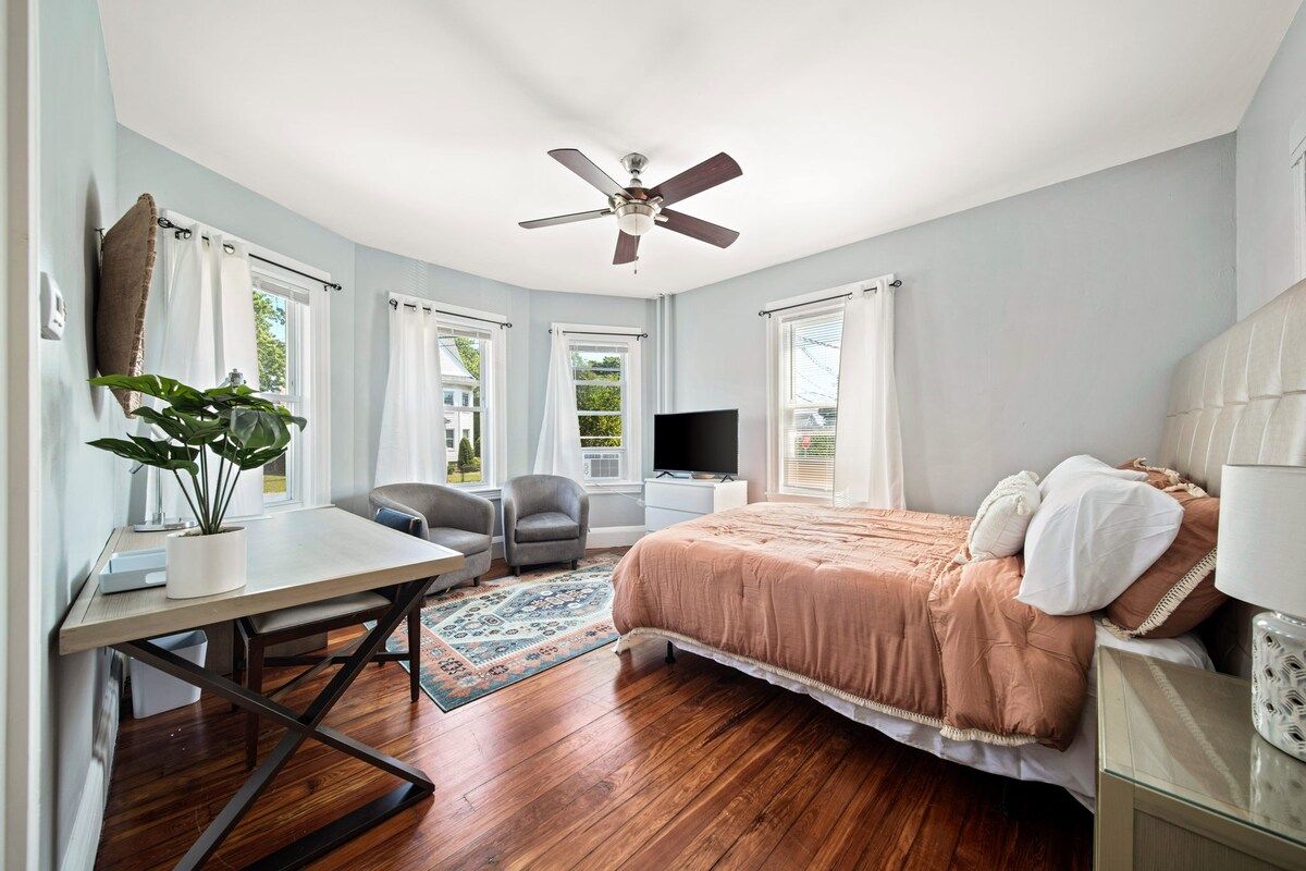 Cozy up in 5BR Apt in Brighton