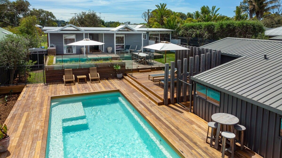 Deck on Donalda - Stunning Sorrento poolside oasis