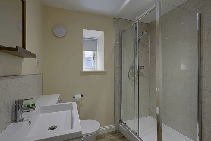 Apartment in Wakefield: Detached 1 Bed Apartment in Wakefield near Station, photo 3